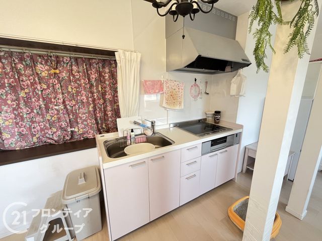 Modern 4LDK Detached House for Sale in Tomidabayashi, Osaka - Thumbnail 4
