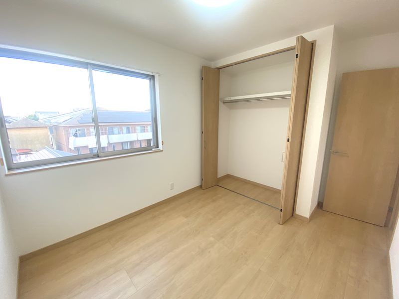 Modern 3LDK House Near Hoshida Station in Katano, Osaka - Thumbnail 4