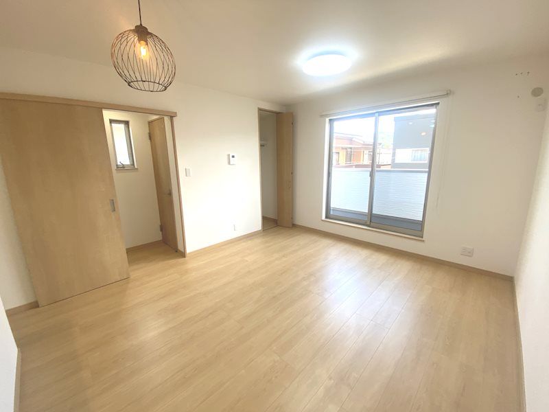 Modern 3LDK House Near Hoshida Station in Katano, Osaka - Thumbnail 3