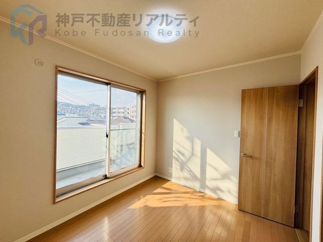 4SLDK Detached House for Sale in Kobe Tarumi Ward - Thumbnail 3