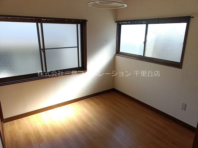 45-Year-Old 3DK Detached House for Sale in Takatsuki, Osaka - Thumbnail 4