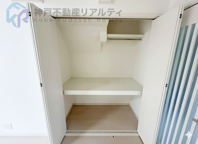 Renovated 2LDK House for Sale Near Shioya Station, Kobe - Thumbnail 2