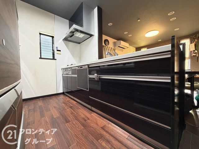 Modern 2SLDK House for Sale in Sakai, Osaka - Built 2013 - Thumbnail 4