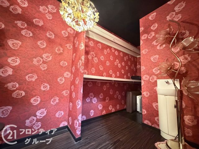 Modern 2SLDK House for Sale in Sakai, Osaka - Built 2013 - Thumbnail 3