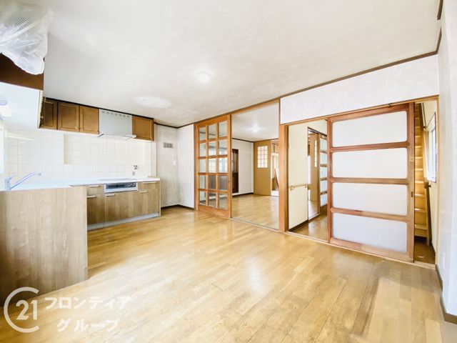 6LDK Steel-Frame House for Sale in Moriguchi, Osaka - Thumbnail 4
