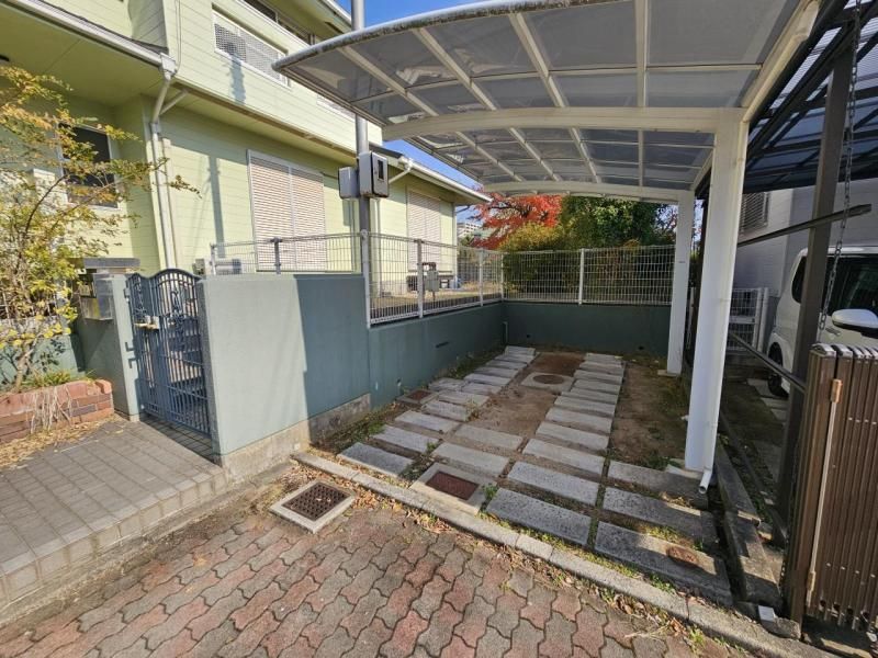 3LDK Terrace House for Sale near Gakuen Toshi Station, Kobe - Thumbnail 2