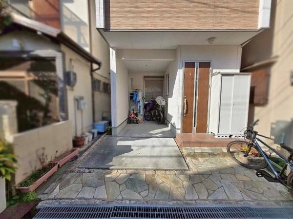 4LDK Wooden House for Sale in Yao, Osaka - 2008 Build - Thumbnail 2