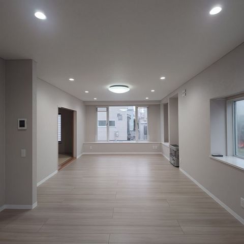 Renovated 4-Bedroom House in Tomakomai, Hokkaido - Near Aoba Station - Thumbnail 2