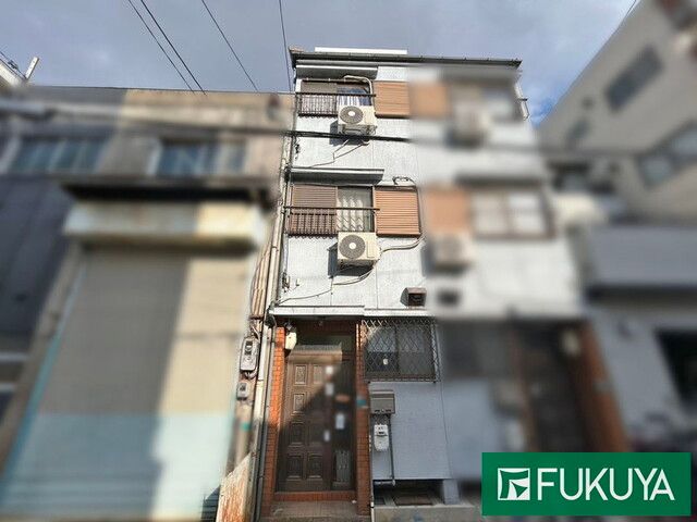 4LDK 65sqm Townhouse Near Bentencho Station in Minato-ku, Osaka - Thumbnail 2