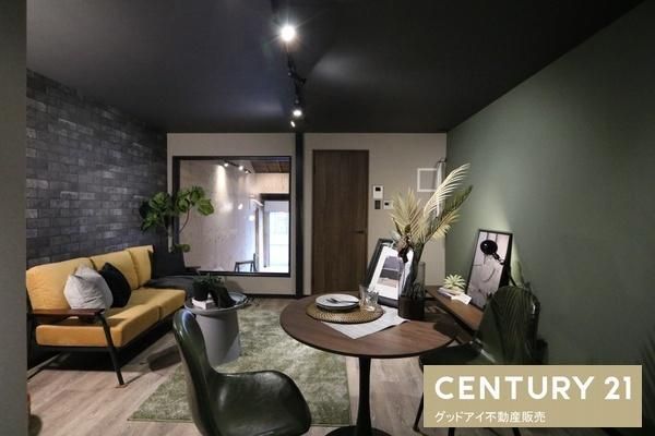 91-Year-Old Terrace House for Sale Near Hanaten Station, Osaka - Thumbnail 4