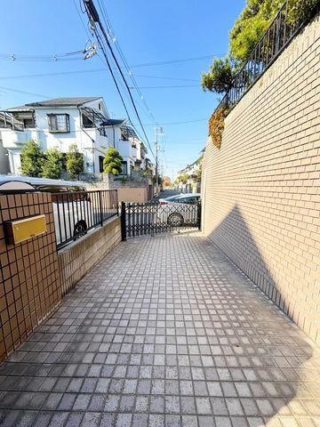 5SLDK Detached House with Garden for Sale in Sakai, Osaka - Thumbnail 2