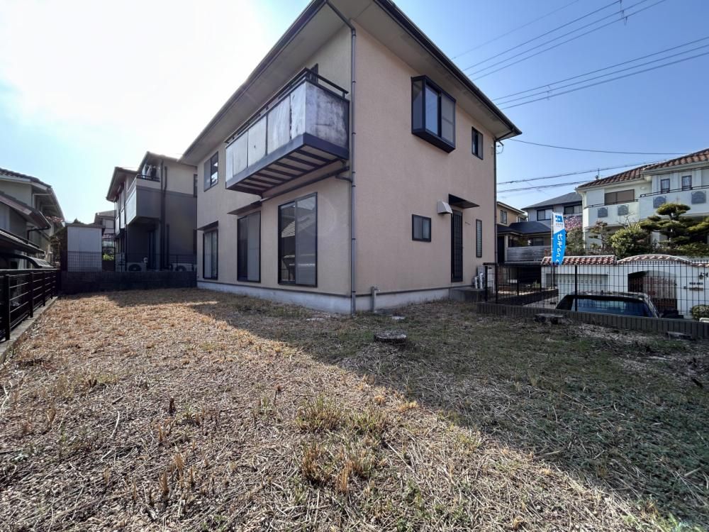 4LDK Family House with Garden in Nishinomiya, Hyogo - Thumbnail 2