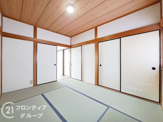 3DK Detached House for Sale in Higashiosaka, Osaka - Thumbnail 3