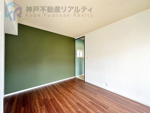 Renovated 3DK House with Parking in Kobe Tarumi - Thumbnail 4
