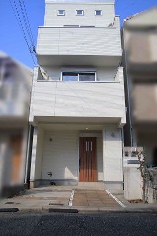 3-Story 3SLDK House for Sale in Kobe's Nada Ward - Image 1