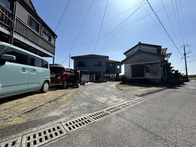 1984 Single-Story House with Warehouse in Miyakonojo, Miyazaki - Thumbnail 2
