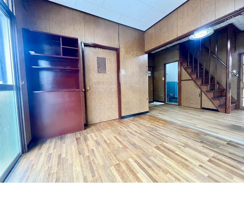Corner Lot House for Renovation Near Hanishinori Station, Fujiidera - Thumbnail 4