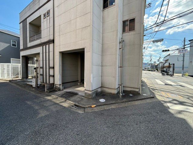2LDK Steel-Frame House for Sale in Sakai, Osaka - Corner Lot - Thumbnail 2