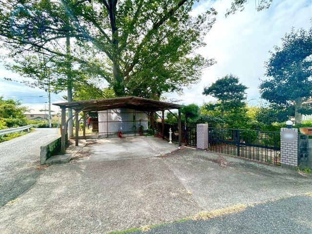 Spacious 6LDK House with Large Garden for Sale in Kobe - Thumbnail 4