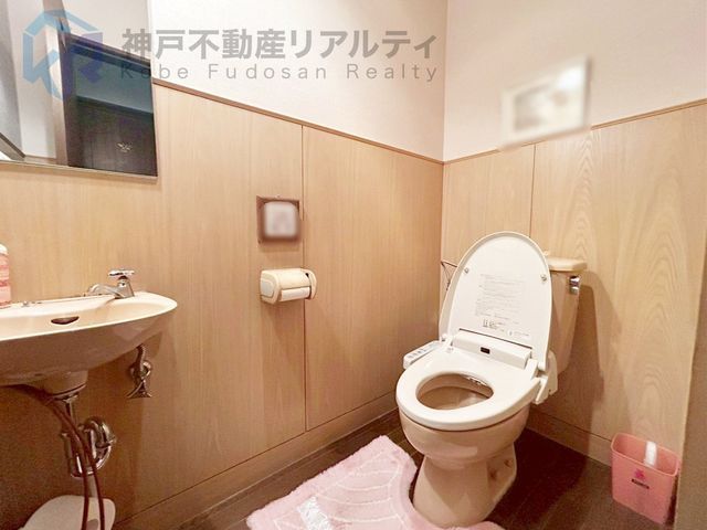 Spacious 6LDK House with Large Garden for Sale in Kobe - Thumbnail 3