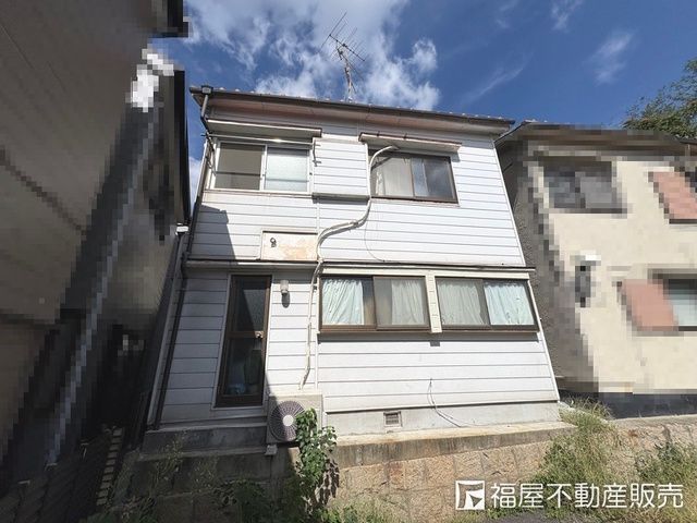 2DK Wooden House for Sale in Nagata, Kobe - 12% Yield - Image 1
