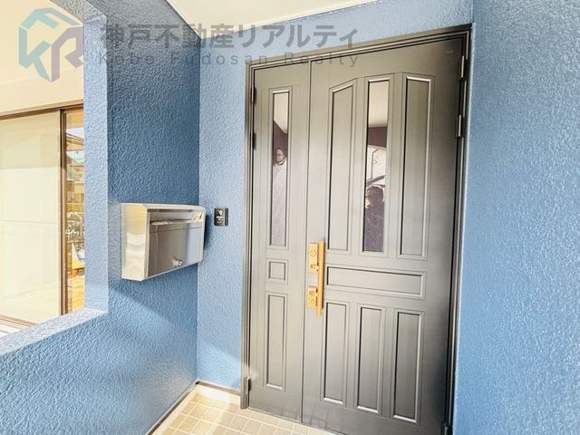 Renovated 4LDK House with Parking in Kobe's Ogura-dai - Thumbnail 4