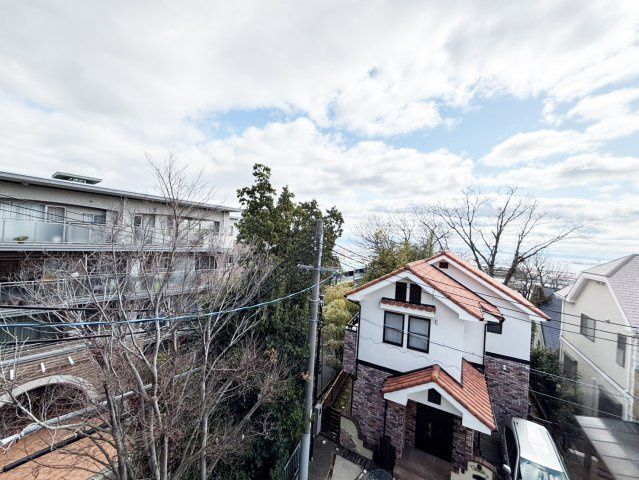 4SLDK Detached House in Kobe's Higashinada Ward with Mountain Views - Thumbnail 3
