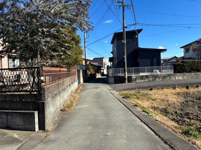6LDK House for Sale in Tsu City, Mie Prefecture - Thumbnail 2