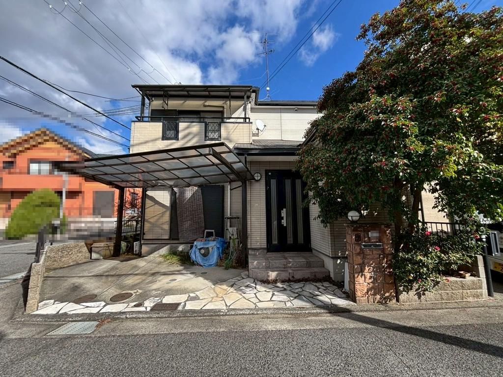 4LDK Corner Lot House for Sale in Izumi City, Osaka - Thumbnail 2
