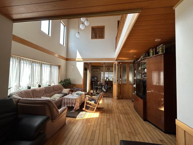 3LDK house for sale in Kitsuki, Oita with 170 sqm floor area - Thumbnail 2