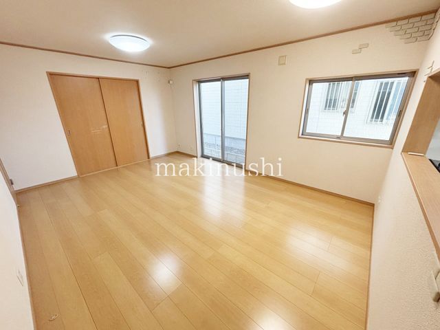 4LDK Used House for Sale in Naka-ku, Sakai City, Osaka - Thumbnail 3