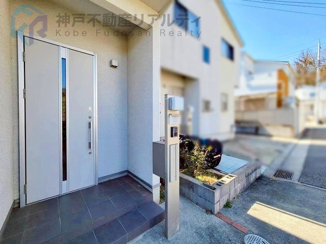 4LDK Detached House for Sale in Nagatani-cho, Kobe - Thumbnail 3