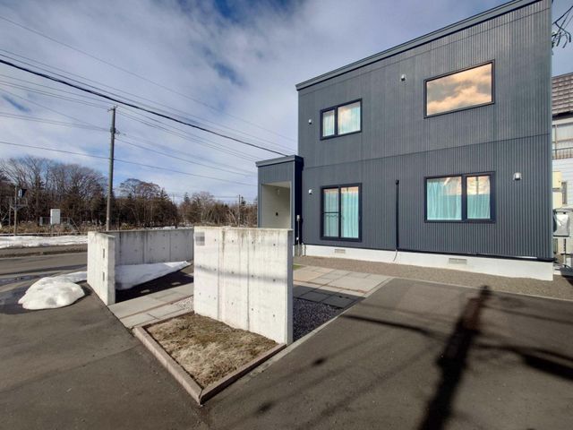 4LDK Detached House for Sale in Ebetsu, Hokkaido - Thumbnail 2