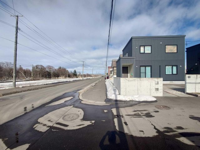 4LDK Detached House for Sale in Ebetsu, Hokkaido - Thumbnail 3