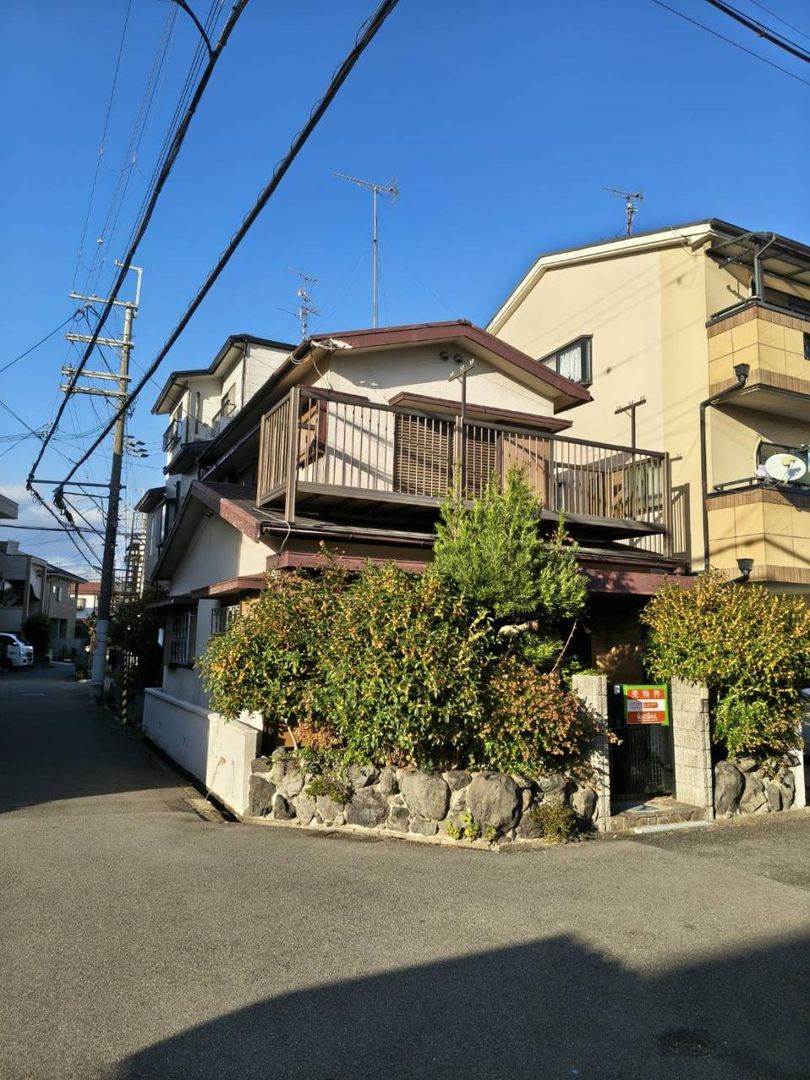 Vacant 3LDK House for Sale in Moriguchi, Osaka - Thumbnail 2