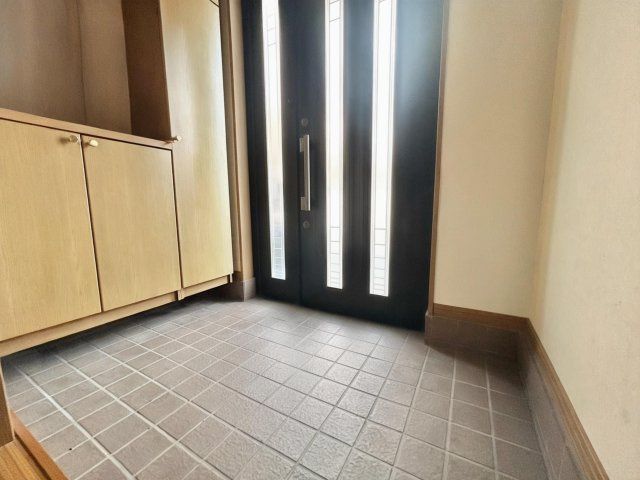 5LDK Three-Story Family House for Sale in Higashiosaka, Osaka - Thumbnail 4