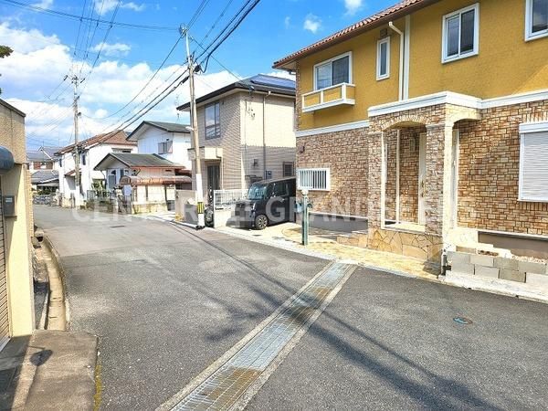 5LDK Detached House for Sale in Takatsuki, Osaka - Thumbnail 2