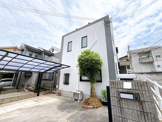 4LDK RC House for Sale in Nara City Near Gakuenmae Station - Thumbnail 3