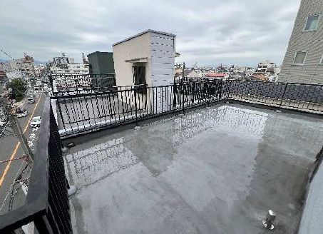 Steel-Frame 3LDK House with Rooftop Balcony in Osaka's Ikuno Ward - Thumbnail 3