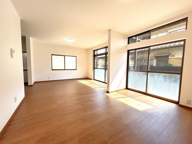 Renovated 3LDK House for Sale in Kuwana, Mie - Thumbnail 2