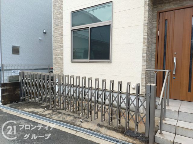 Modern 2SLDK House for Sale in Nishiyodogawa, Osaka - Thumbnail 3