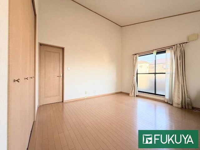 4LDK House for Sale in Ikuno-ku, Osaka with Large Parking - Thumbnail 2