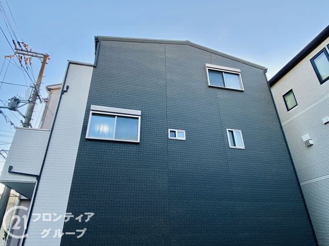 2019-Built 3LDK Detached House Near Midoribashi Station, Osaka - Thumbnail 2