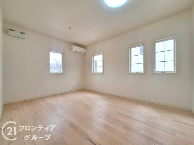 3LDK Family Home with 2 Car Parks in Kizugawa, Kyoto - Thumbnail 2