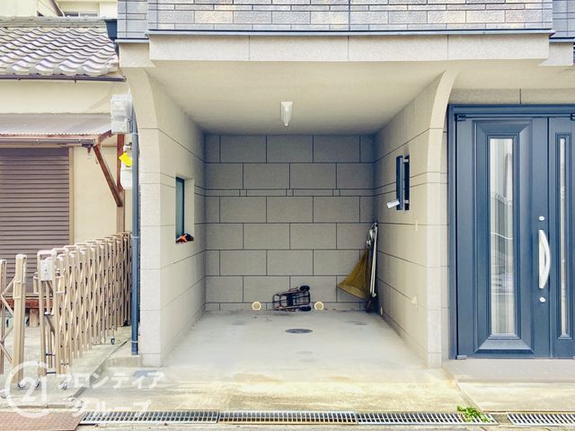 4LDK Detached House for Sale in Moriguchi, Osaka - Near Kayashima Station - Thumbnail 2