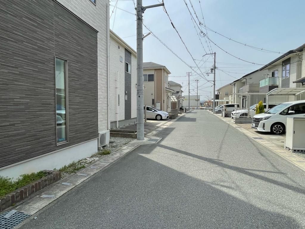 5LDK Sekisui Heim Home with Solar Panels in Himeji - Thumbnail 2