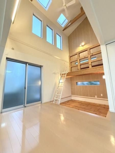 Renovated 4LDK House near Aeon Mall Kobe Kita | Kobe, Hyogo - Thumbnail 2