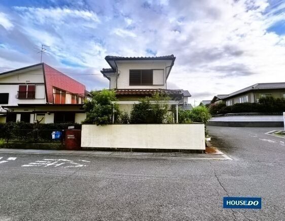 4LDK South-Facing Detached House for Sale in Ikeda City, Osaka - Thumbnail 3