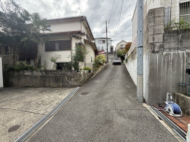 7LDK Custom Home with Tea Room near Osaka Monorail in Ibaraki - Thumbnail 2