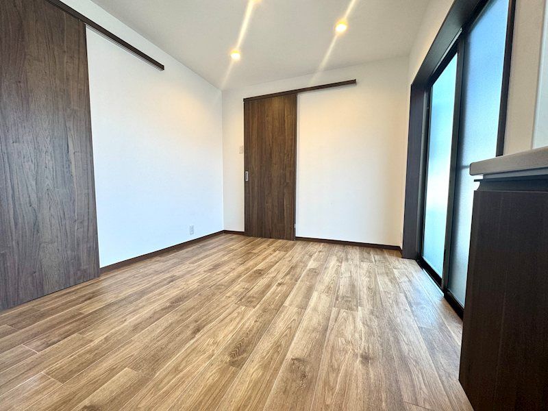 Renovated 3DK House Near Sakurai Station, Minoh City - Thumbnail 4